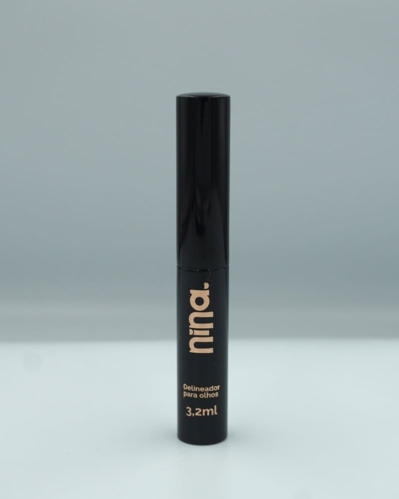 Carbon Black Delineador Nina Make Up
